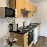 Апартаменты Canal Apartments, Canal View, Temple Meads Station - 10 Minutes Бристоль