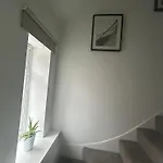 Canal Apartments, Canal View, Temple Meads Station - 10 Minutes Апартаменты Бристоль