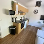 Canal Apartments, Canal View, Temple Meads Station - 10 Minutes Apartment