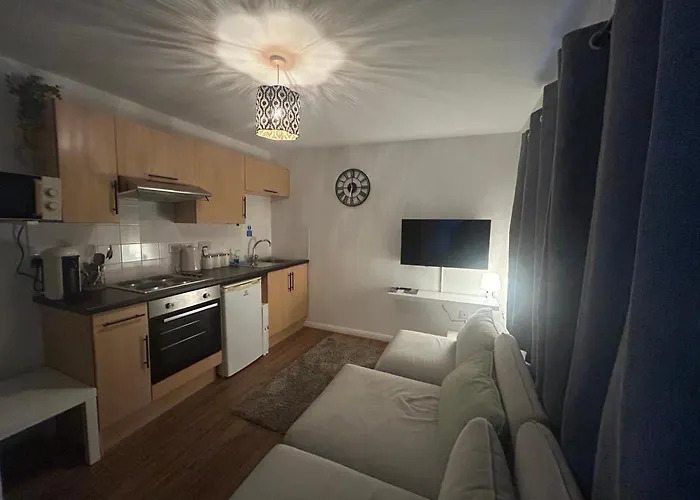 Canal Apartments, Canal View, Temple Meads Station - 10 Minutes Apartment *