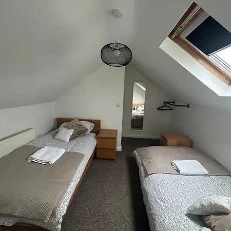 31 Canal Apartments, Canal View -temple Meads Bristol